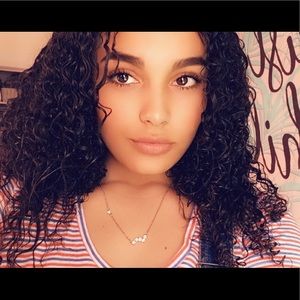 Meet your Posher, Malia